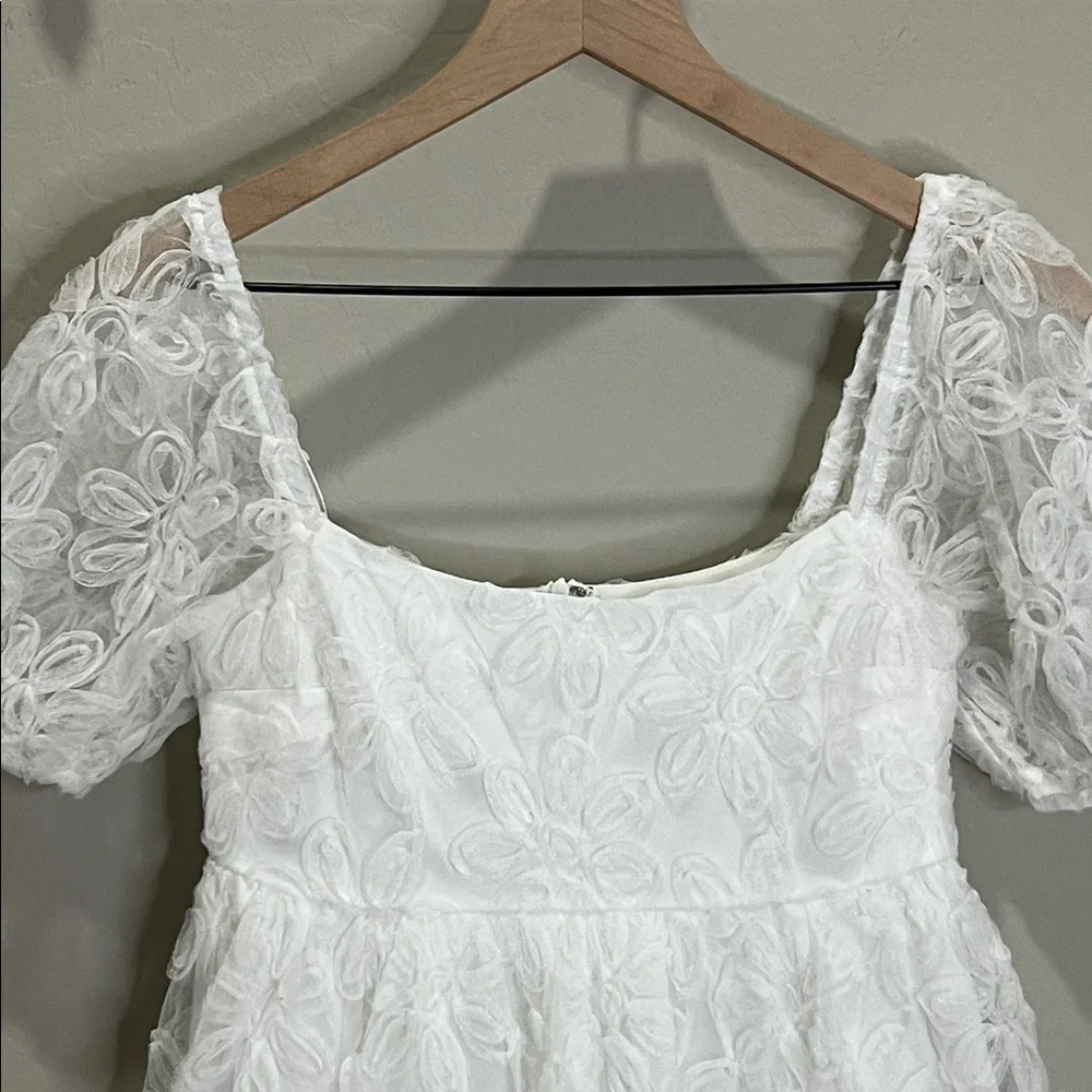 Le Lis White Floral Lace Dress Short Homecoming Hoco Wedding Reception Mini - Picture 4 of 14